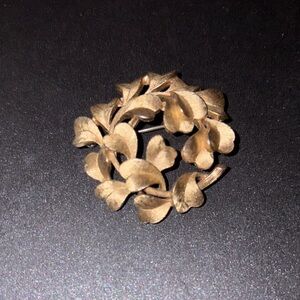 Vintage Crown Trifari Gold Leaf Brooch